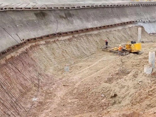 龙沙基坑边坡加固